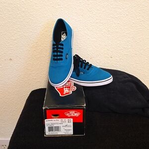 Authentic Lo Pro Vans. Like new! Size: Men 6.5, Women 8